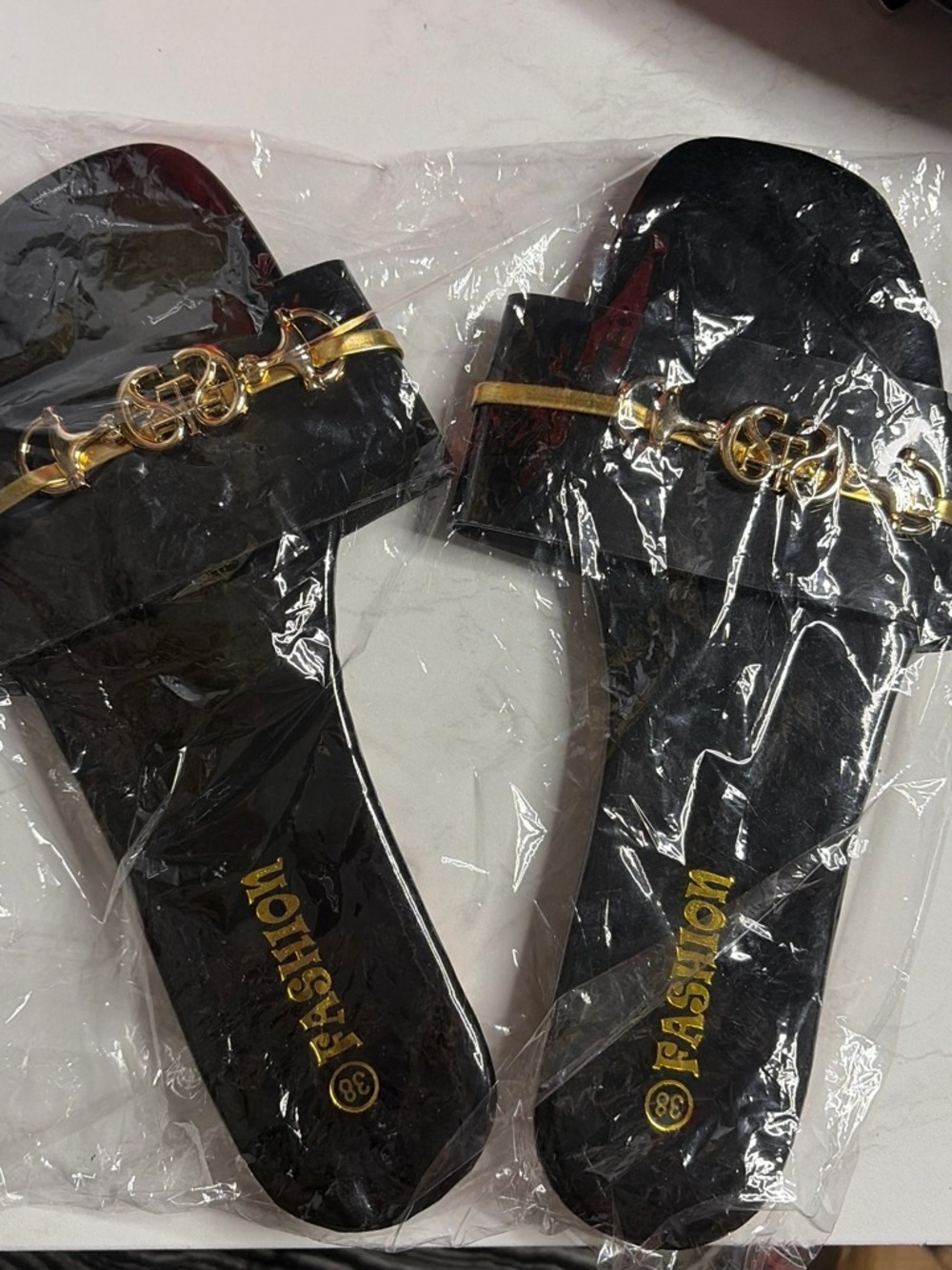 Black Women's Slide Sandals with Gold Chain Accent - Fashion